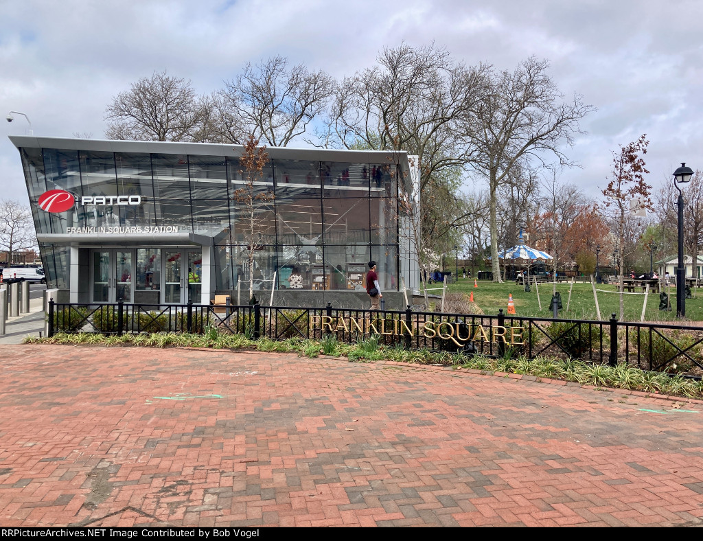Franklin Square station